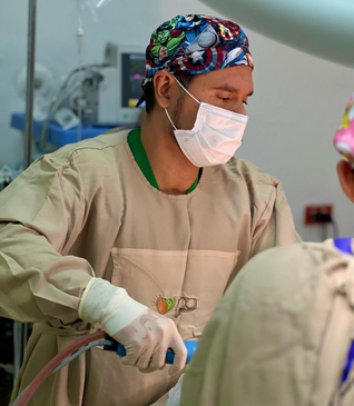 Slider image (3) Dr. Alvaro Uribe - Plastic Surgery in Colombia